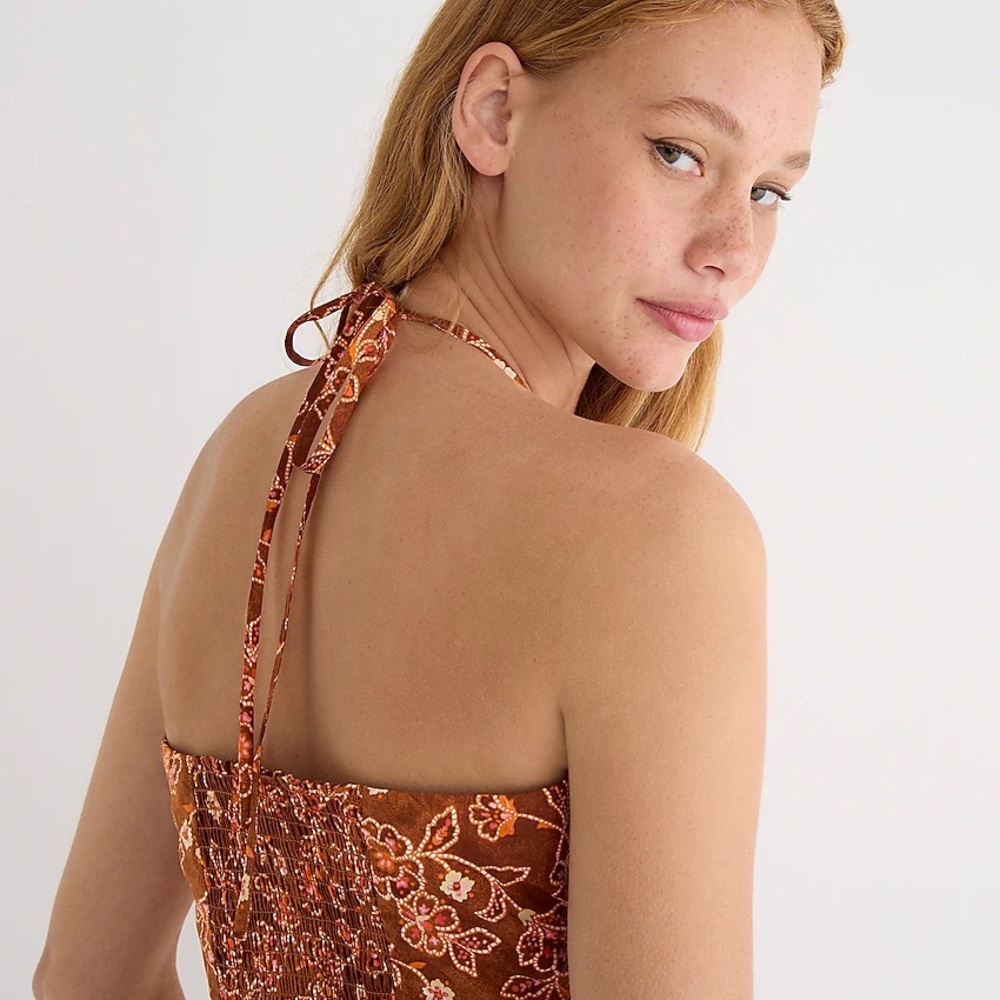 NWT V-neck halter top in vintage vines